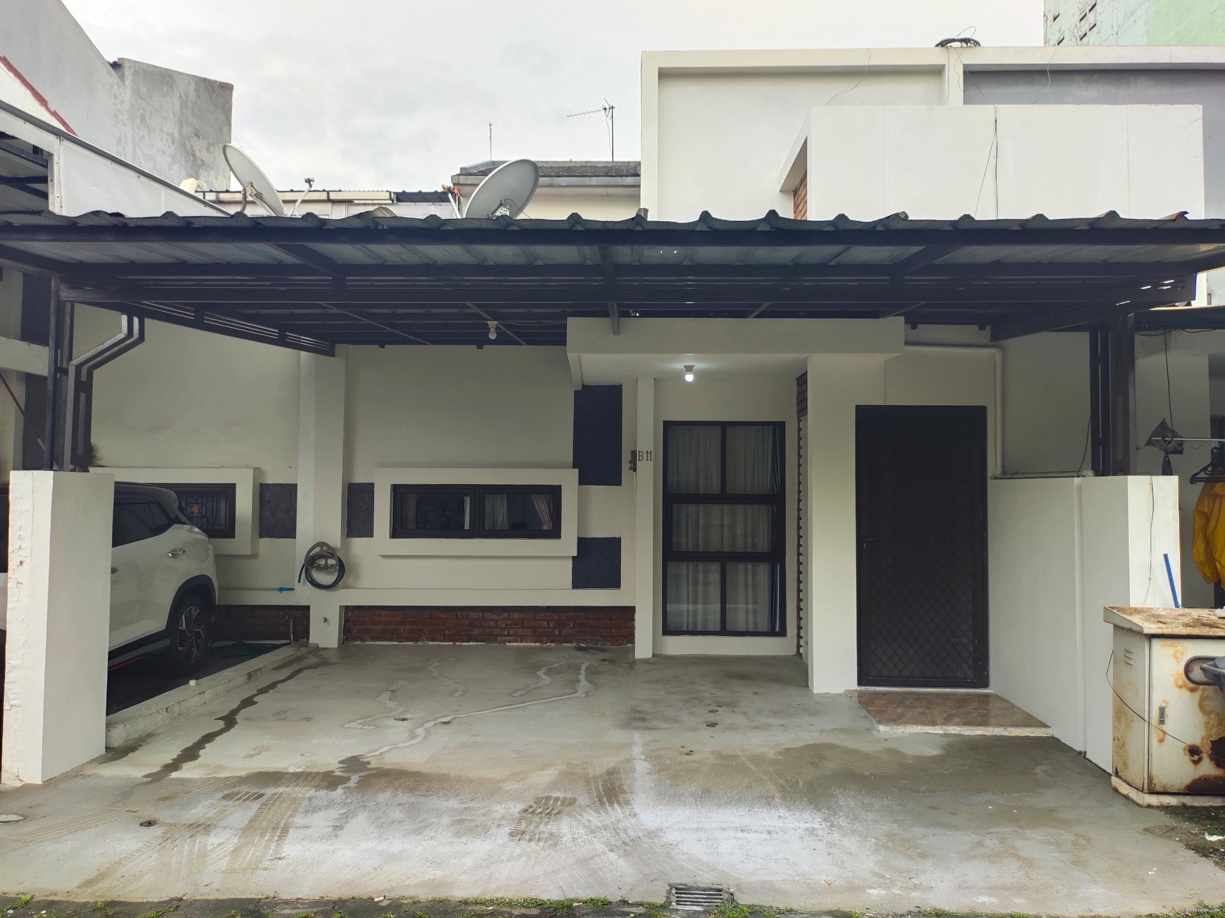 Rumah siap huni dalam cluster dekat stasiun LRT Jatibening 